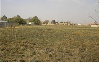 651 m² Land available in Bergsig