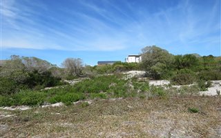 600 m² Land available in Struisbaai