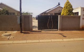 2 Bedroom House in Protea Glen