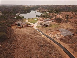 868 m² Land available in Vaaloewer