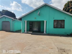 4 Bed House in Kwandengezi