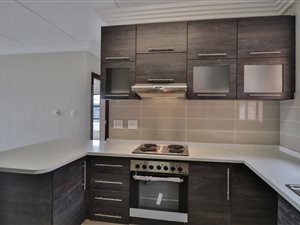 3 Bed Apartment in Ravenswood
