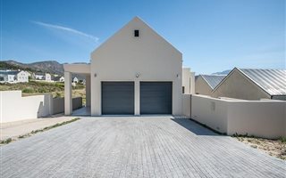 4 Bedroom House in Franschhoek