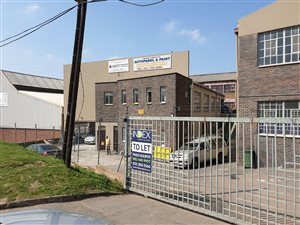 437 m² Industrial space in New Germany