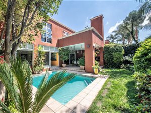 3 Bed Townhouse in Melrose North