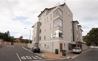 1 Bedroom Apartment in Strand Central