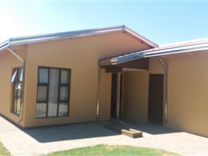 3 Bed House in Leeuhof