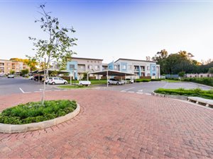 2 Bed Townhouse in Paulshof
