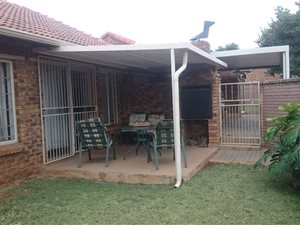 2 Bed Townhouse in Willow Park Manor