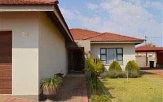 3 Bedroom House in Keidebees