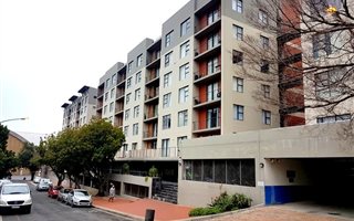 Bachelor apartment in Zonnebloem
