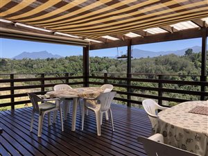 4.4 ha Farm in Wilderness Heights