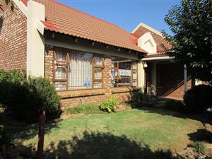 2 Bed Townhouse in Langenhoven Park