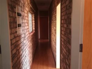 4 Bed House in Weavind Park