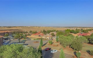 2 Bedroom House in Heuweloord