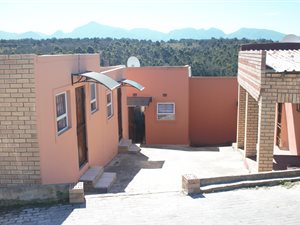 7 Bed Apartment in Thembalethu