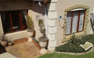 3 Bedroom Townhouse in Sandringham
