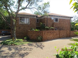 4 Bed Townhouse in Centurion Golf Estate