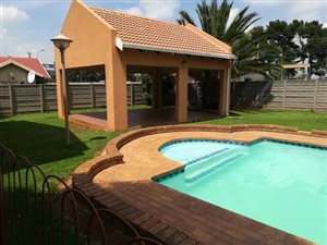 2 Bed Townhouse in Germiston South