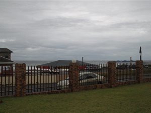 2 Bed Apartment in Shelly Beach