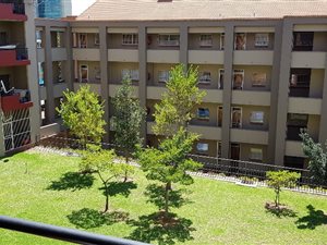 2 Bed Apartment in Waterkloof Glen