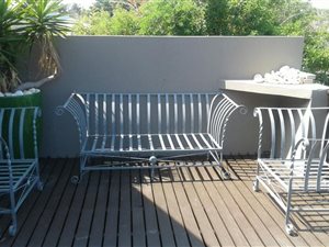 1 Bedroom Garden Cottage in Newton Park