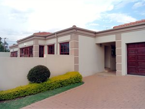 3 Bed House in Kyalami Ridge