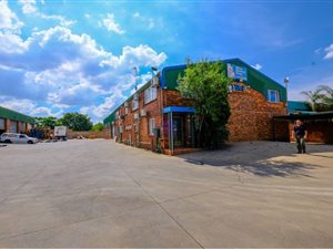 809 m² Industrial space in Gateway Industrial Park