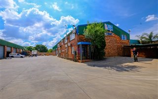 809 m² Industrial space in Gateway Industrial Park