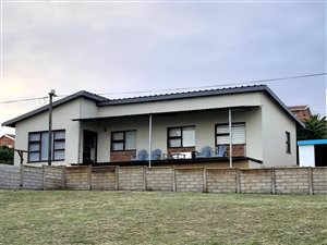 4 Bed House in Jongensfontein