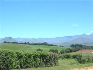9632 m² Land available in Underberg