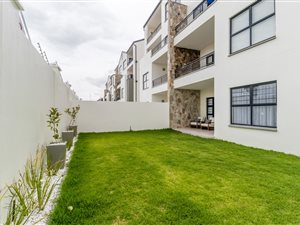 3 Bed Apartment in Somerset West Central