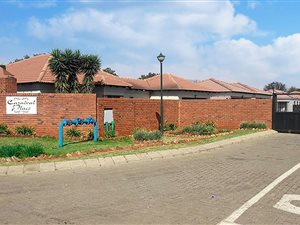 468 m² Land available in Denneoord