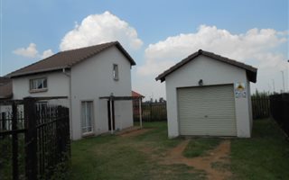 2 Bedroom Townhouse in Vanderbijlpark Central