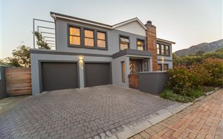 3 Bedroom House in Fernkloof