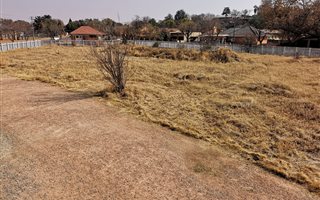 5000 m² Land available in Elandia