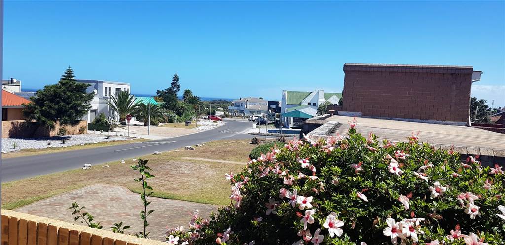 5 Bed House for sale in Yzerfontein | T2239930 | Private Property