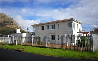 5 Bedroom House in Zandvlei