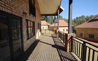 2 Bedroom House in Olympus