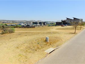 1208 m² Land available in Waterfall Estate
