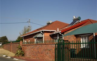 5 Bedroom House in Coronationville