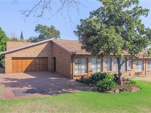 4 Bedroom House in Raslouw