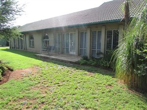 4 Bed House in Helikon Park