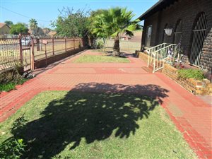 5 Bed House in Rustenburg North