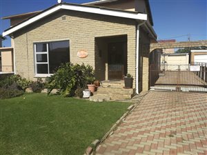 4 Bed Duplex in Sidwell