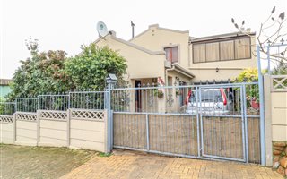 5 Bedroom House in Cloetesville