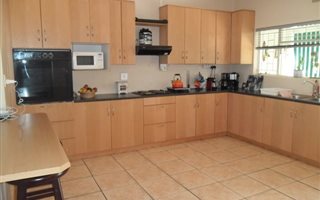 4 Bedroom House in Vrykyk
