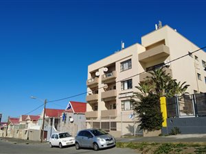 15 Bed Apartment in Quigney