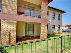 3 Bed Apartment in Grobler Park