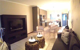 3 Bedroom Townhouse in Maroeladal